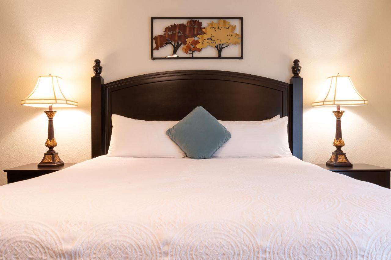 San Diego Country Estates Ramona Room photo