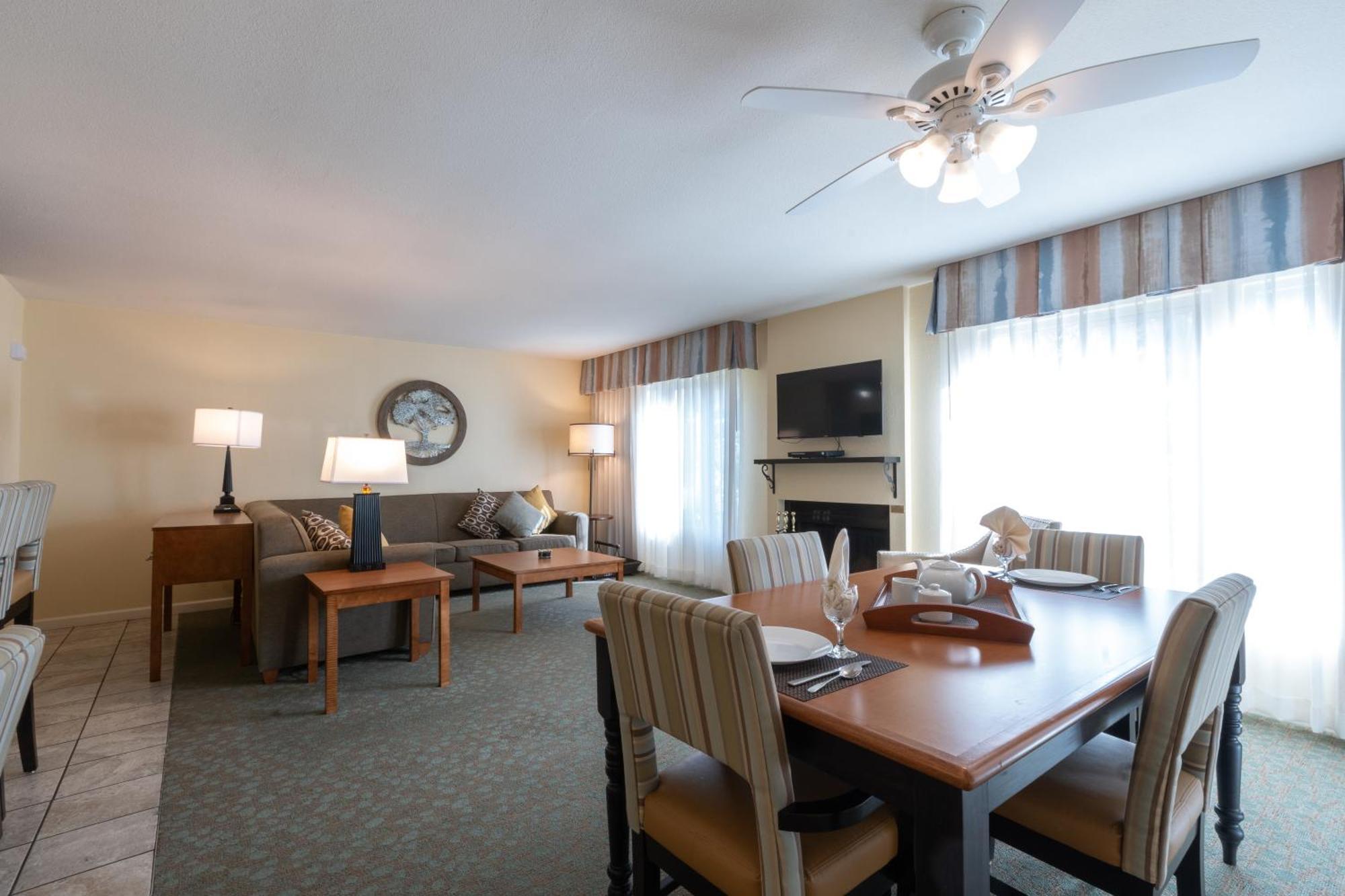 San Diego Country Estates Ramona Room photo
